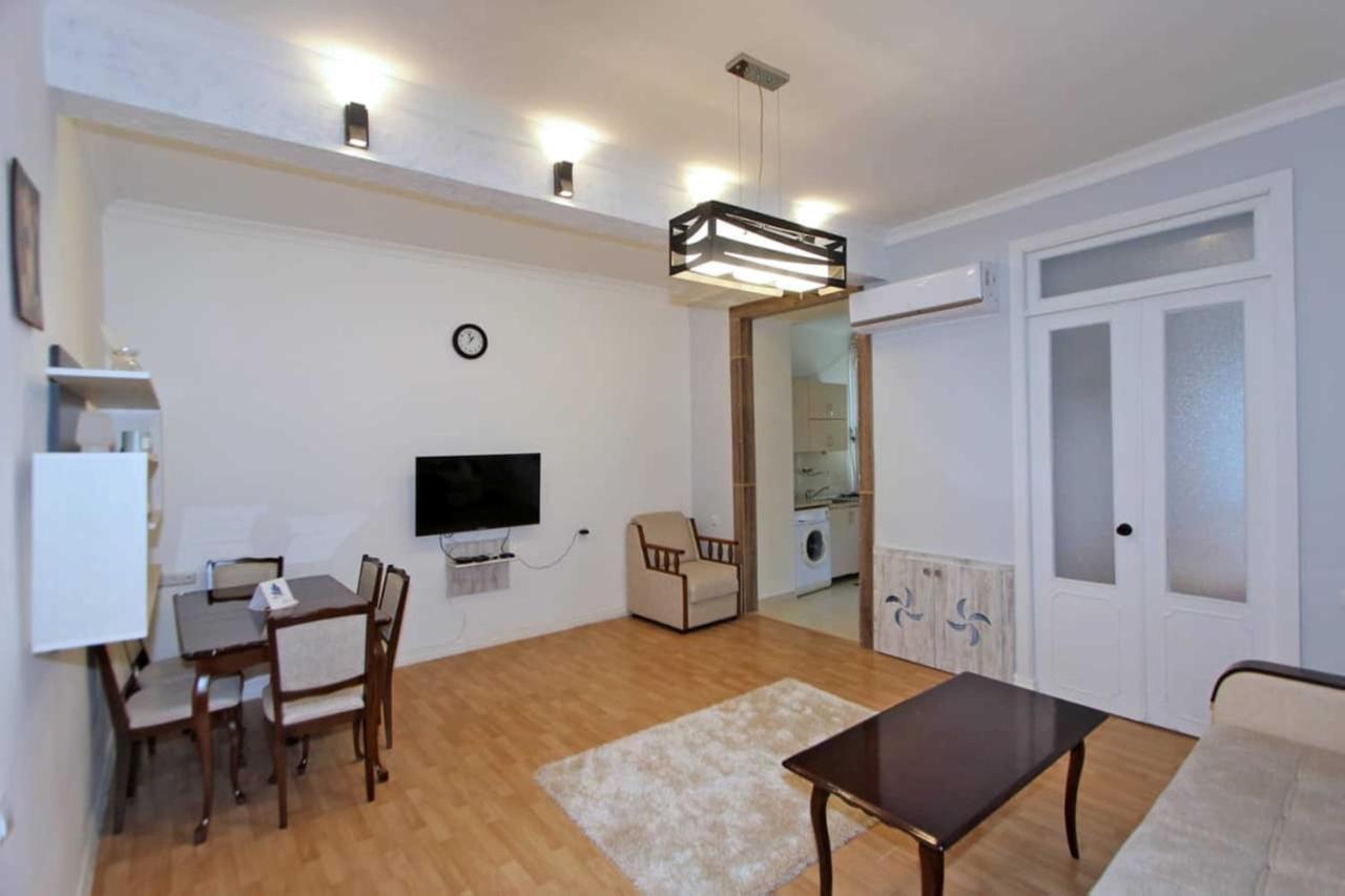 Sunny Apartment In The Center Jereván Kültér fotó